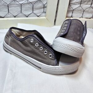Size 7.5 women's Vintage Grey Canvas Sneakers - Voltage Brand converse inspired